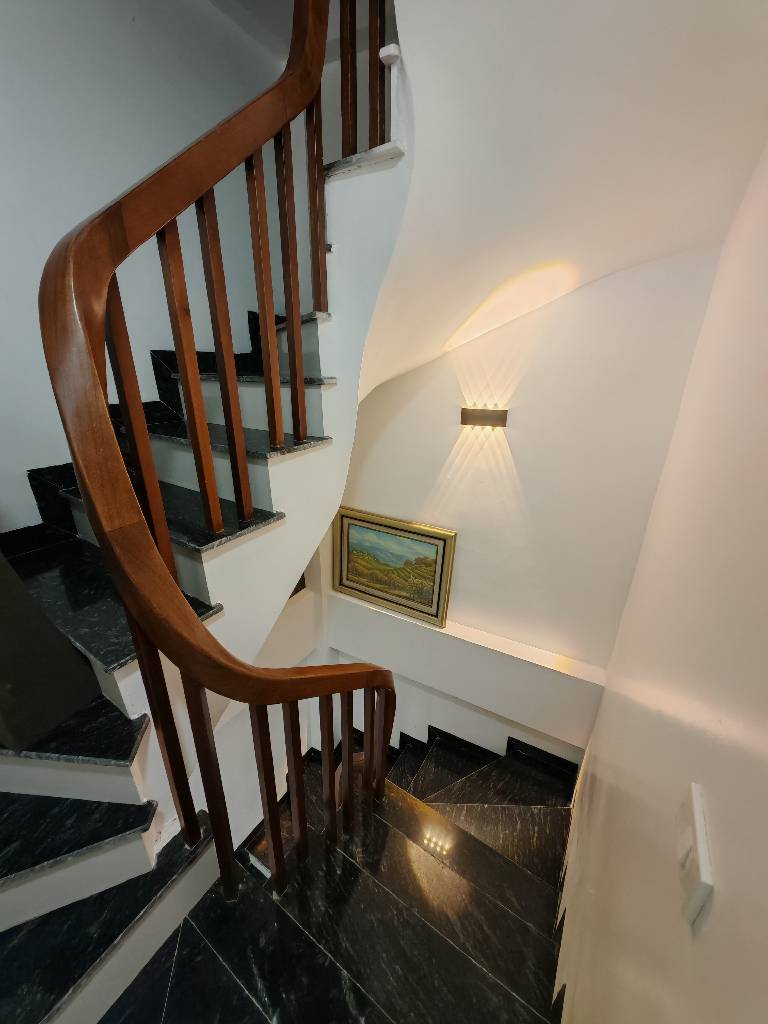 LIÊN MẠC - NHÀ MỚI 6 TẦNG - THANG MÁY - Ô TÔ ĐỖ CỬA - FULL NỘI THẤT ĐẸP